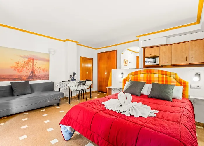 Unique 1-2 Aparthotel 3*