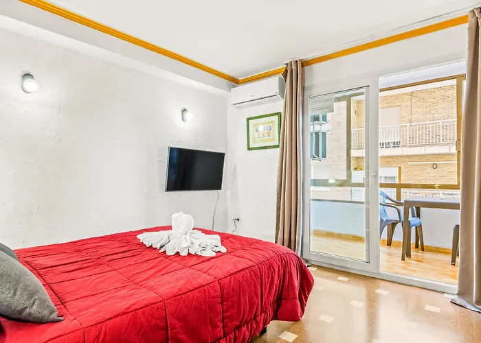 Unique 1-2 Aparthotel 3*